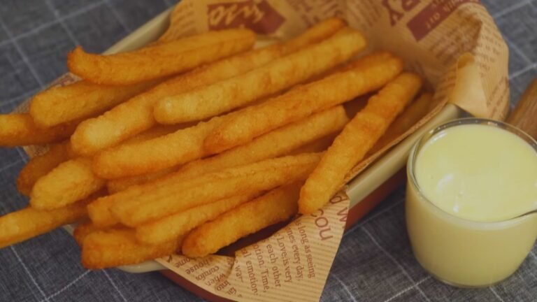 Potato Stick with Garlic Cheese Sauce